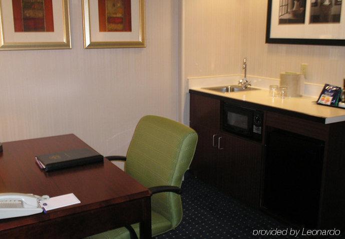Staybridge Suites Pittsburgh Airport By Ihg Room photo